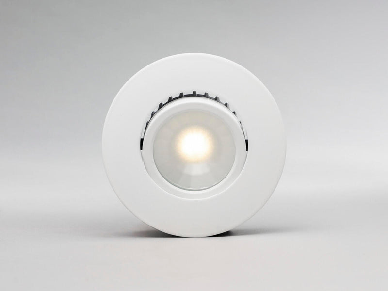 3.6W, 360lm, 12V AC/DC 70° DIM, 3000K, IP44, Ø58-62mm, Valkoinen Led alasvalo Hide-a-lite