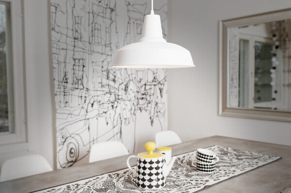 Loft Riippuvalaisin vaihdettavalla E27 polttimolla MAX. 60W Valkoinen ja musta Airam