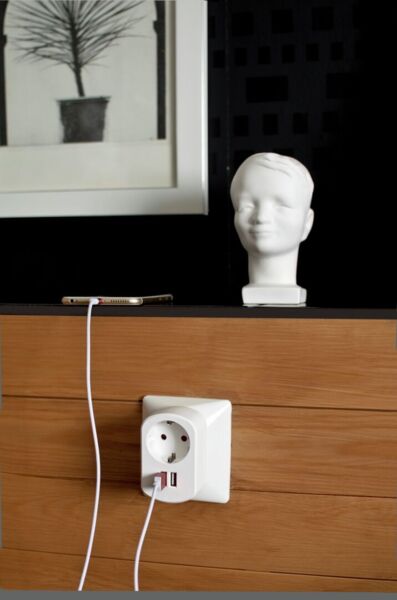 Tupla-USB Pistoke 2x USB 3,4A Valkoinen Airam